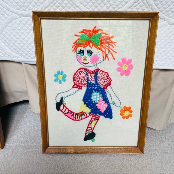 Vintage Framed Embroidered Crewel Rag Doll Set Children’s Nursery - Picture 5 of 9